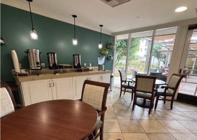 dinner room of senior care center in glendale